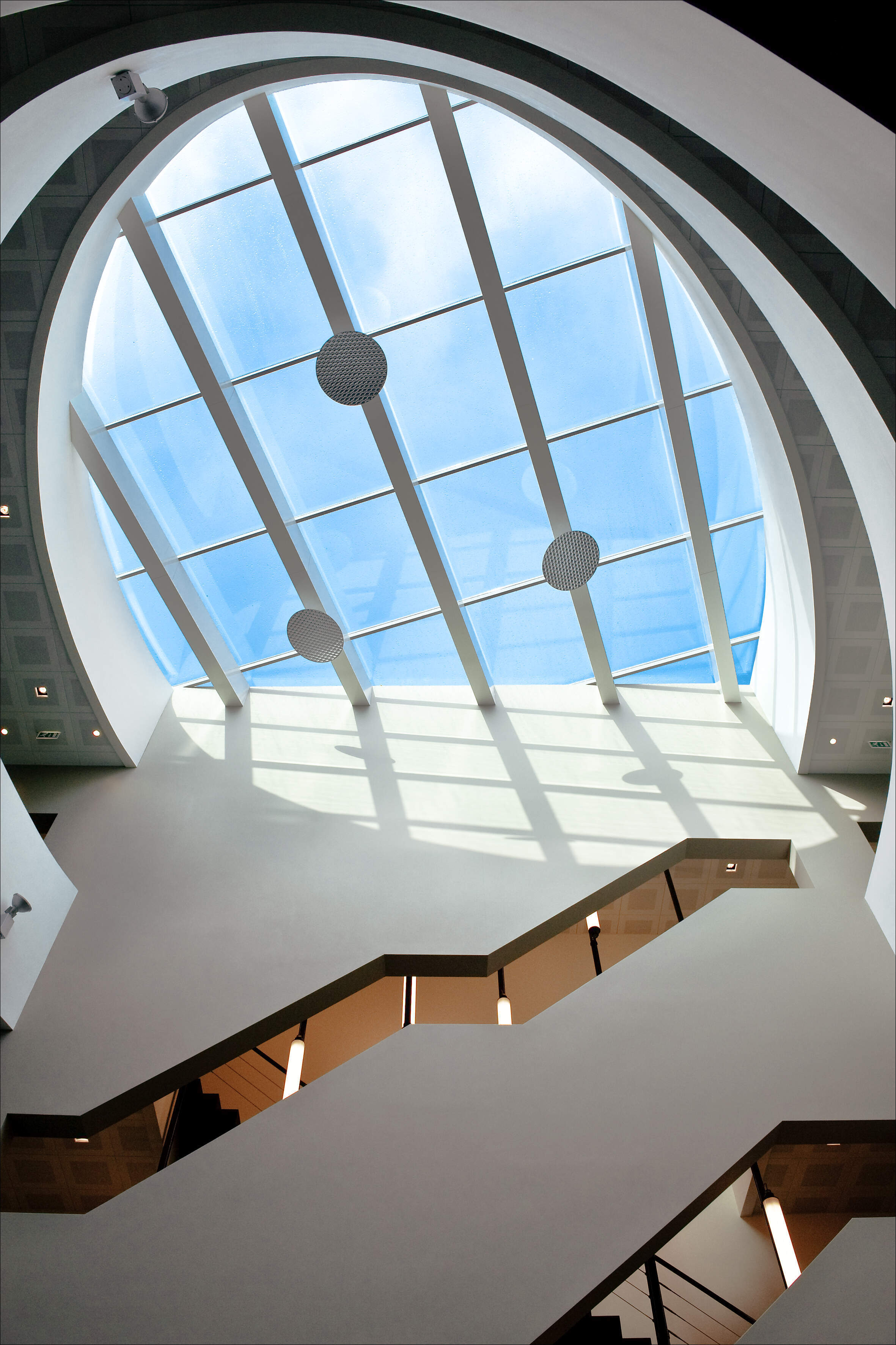 Atrium 5