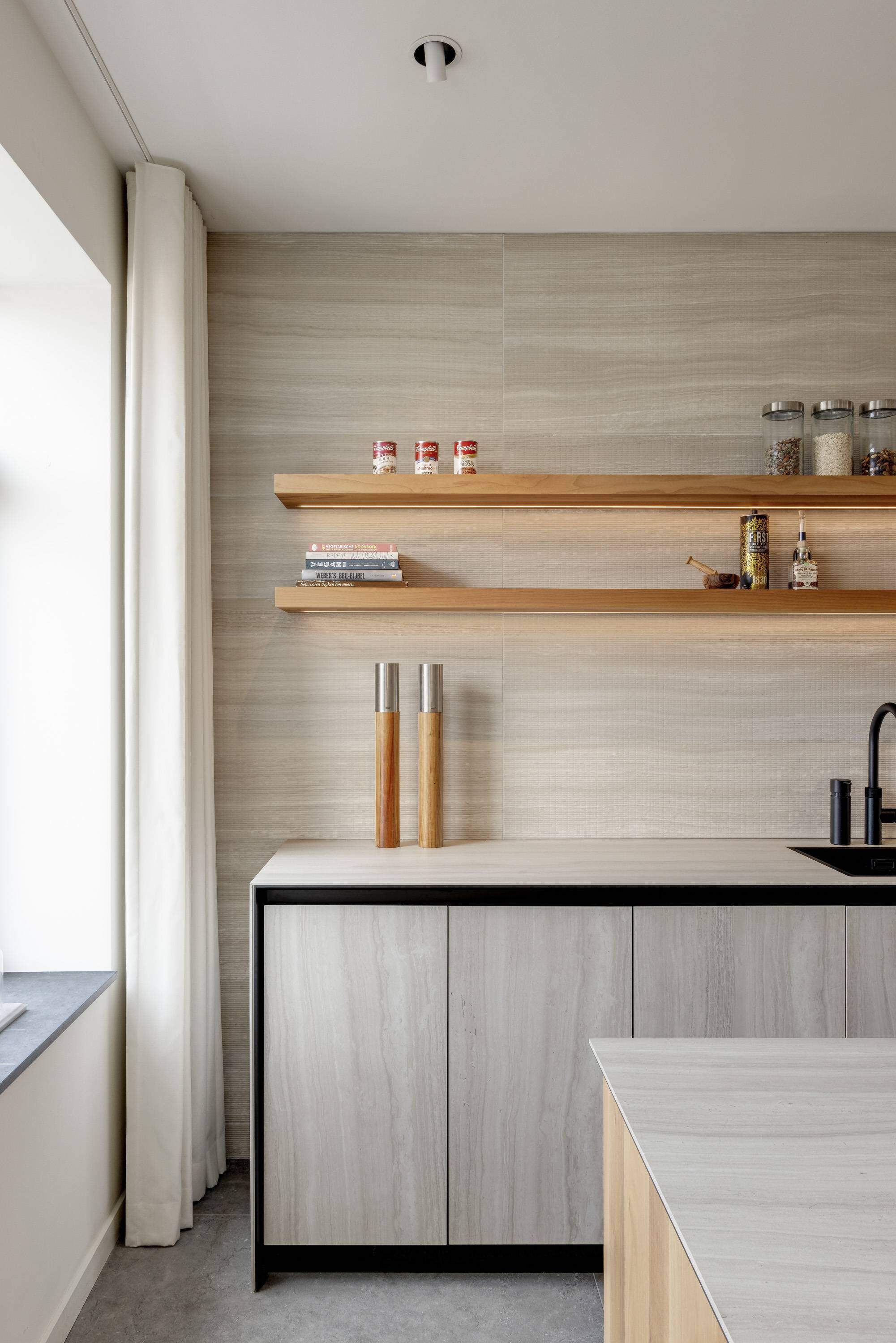 VOSS ARCHITECTUUR APPARTEMENT DEN HAAG 1645 LR smaller