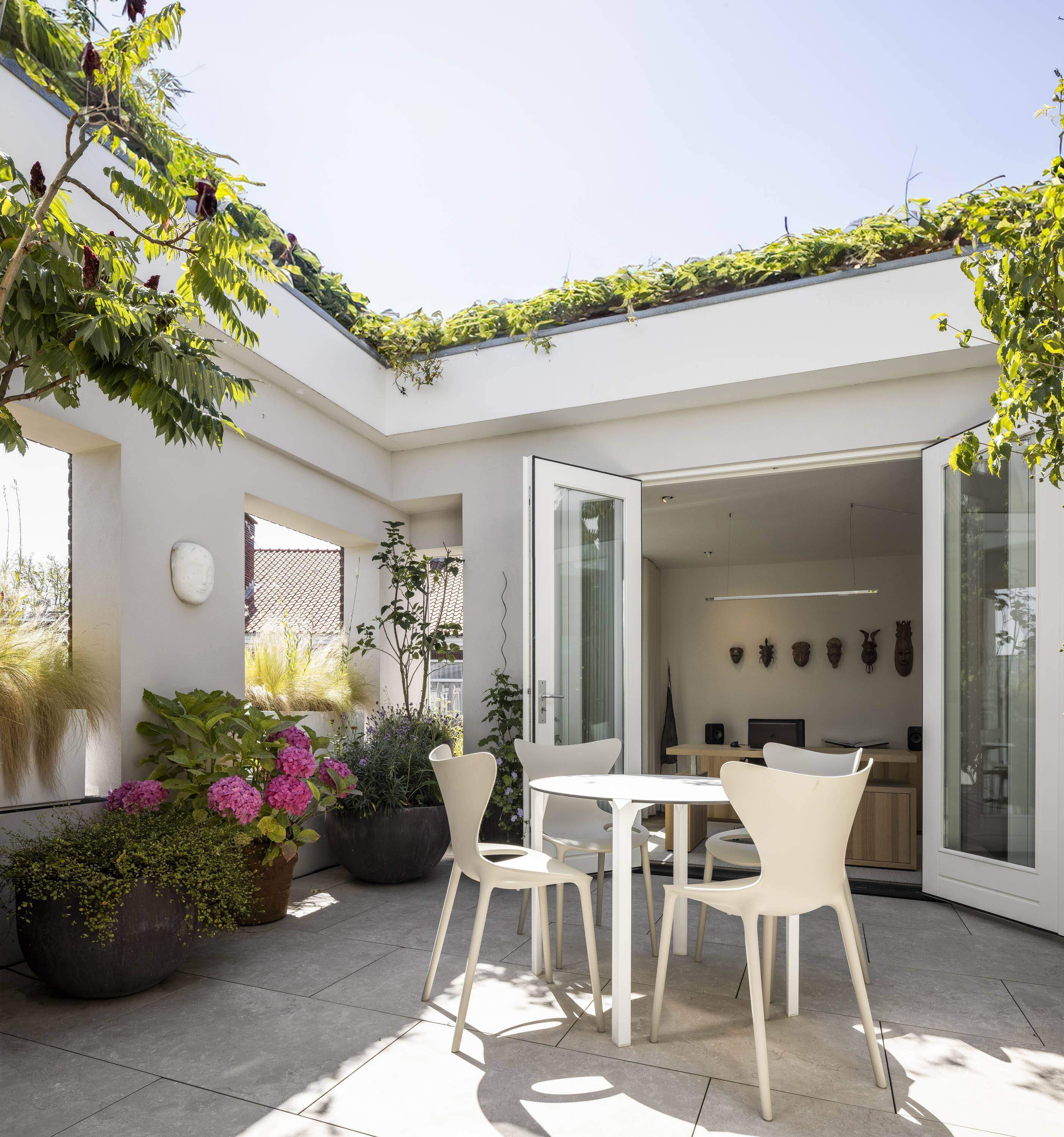 VOSS ARCHITECTUUR APPARTEMENT DEN HAAG 1846 LR smaller
