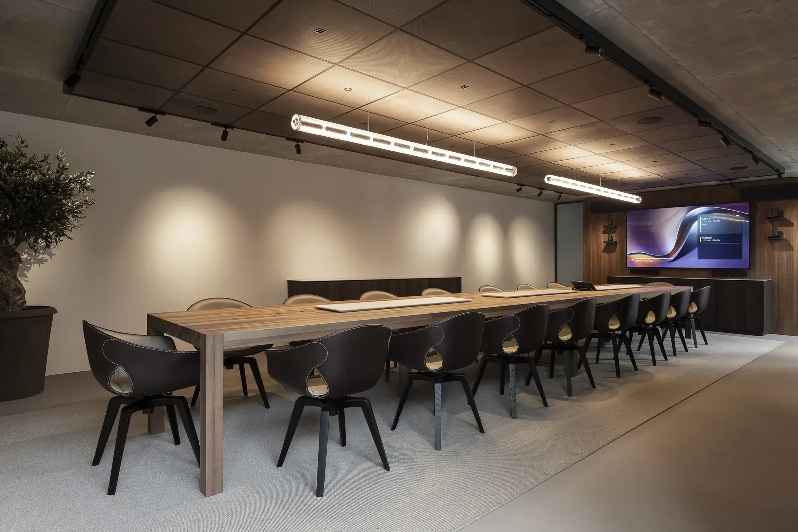 Een plek met geschiedenis, karakter en een duidelijke architectonische signatuur. Een plek met geschiedenis, karakter en een duidelijke architectonische signatuur.