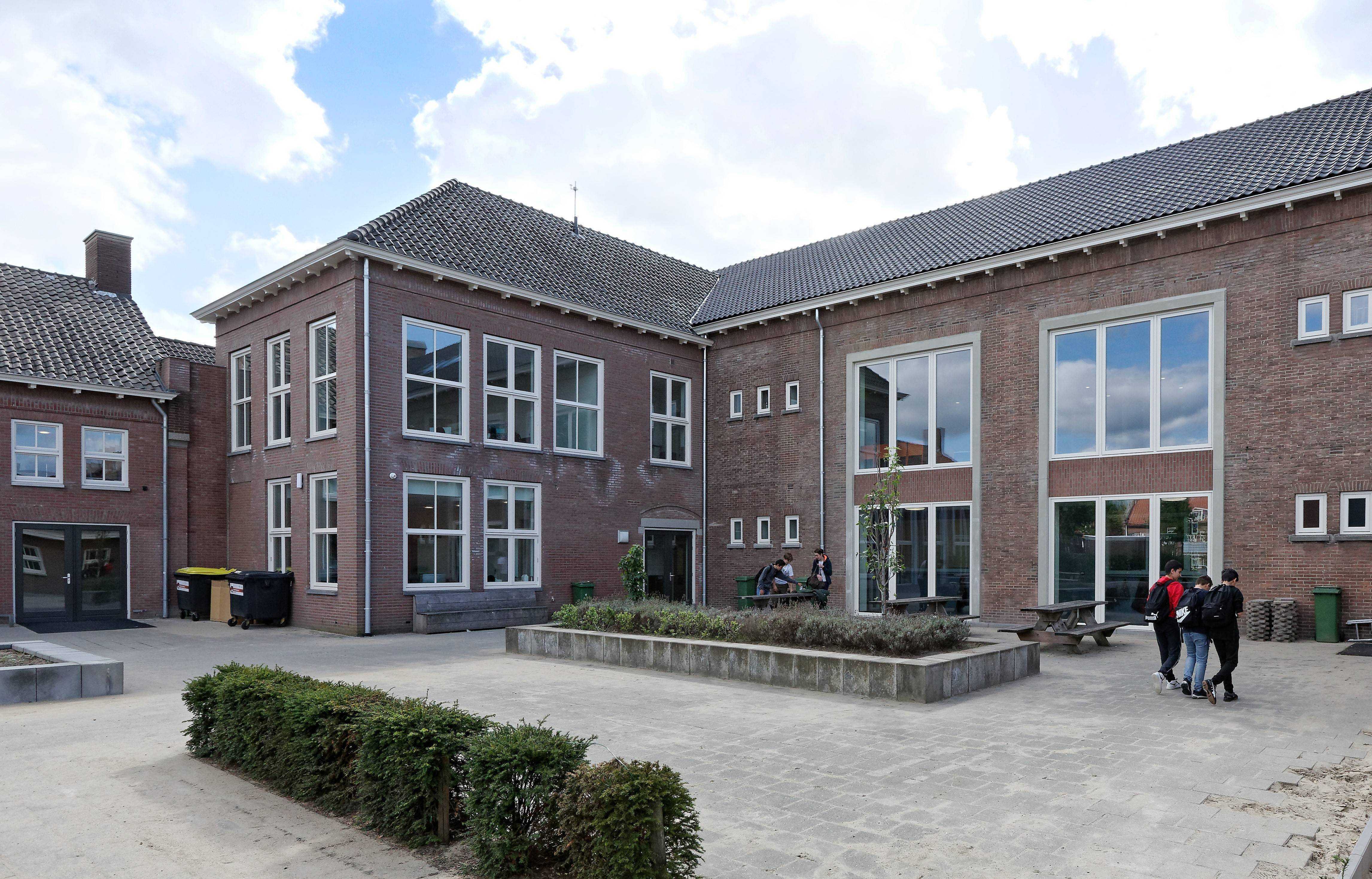 Schoolgebouw exterieur mavo gevel 5